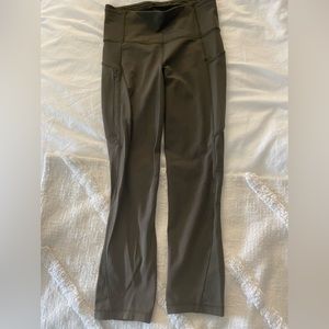 Lululemon Green Pace rival crop